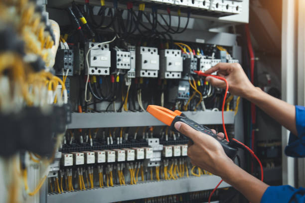 Best Affordable Emergency Electrician  in Robins, IA